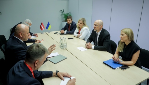 Шмигаль обговорив із прем’єром Латвії передачу обладнання для українських енергетиків
