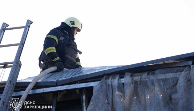 Російський безпілотник ударив по АЗС у Харкові, спалахнула пожежа