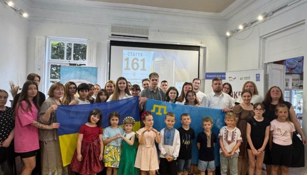 У Батумі українська діаспора відзначила День Конституції та День кримськотатарського прапора