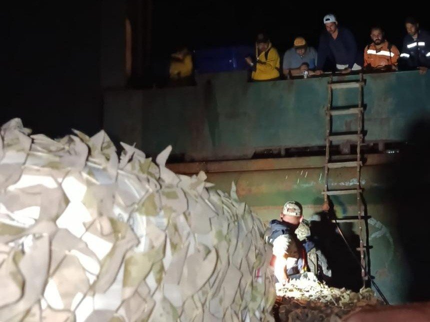 Росіяни вдарили дроном по іноземному судну у Чорному морі, евакуювали 16 моряків