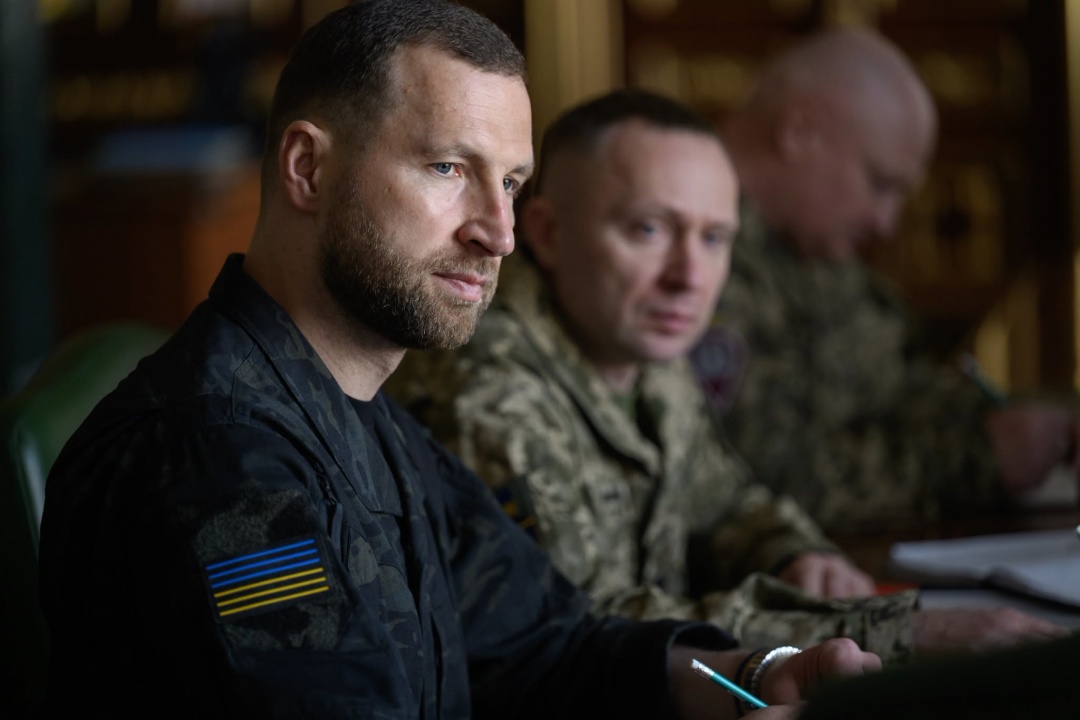 Зеленський обговорив із військовим командуванням протидію балістиці та зміни на фронті, які готує Генштаб