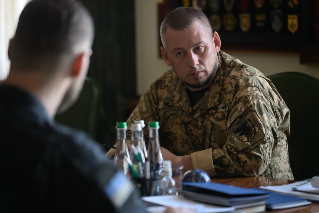 Зеленський обговорив із військовим командуванням протидію балістиці та зміни на фронті, які готує Генштаб