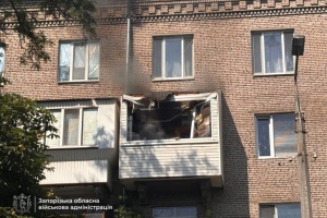 El enemigo ataca Zaporiyia, provocando incendios y dejando heridos