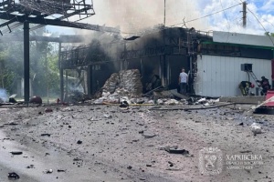 Guerre en Ukraine : un civil tué et trois blessés dans une frappe russe sur une station-service à Izioum