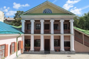 У Києві після обстрілу відновив роботу Музей української діаспори
