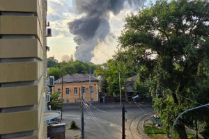 Ukranische Drohnen treffen Ölraffinierie von Ilsk und Hafen in Taganrog