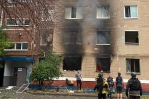 Russland greift Kramatorsk mit sieben Gleitbomben an – es gibt vier Tote und neun Verletzte. Auch in Saporischschja Todesopfer nach russischem Angriff gemeldet 