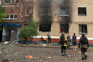 Russland greift Kramatorsk mit sieben Gleitbomben an – es gibt vier Tote und neun Verletzte. Auch in Saporischschja Todesopfer nach russischem Angriff gemeldet