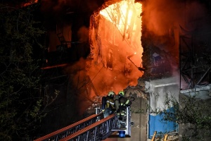 Guerre en Ukraine : deux civils tués et onze blessés dans une frappe russe sur Zaporijjia