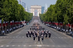 Des militaires et des pilotes ukrainiens défilent à Paris pour le 14 juillet