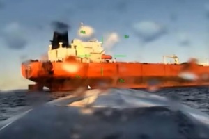 Des drones ukrainiens frappent un aérodrome militaire à Engels et deux pétroliers de la flotte fantôme russe en mer Noire