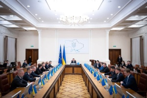 ウクライナ内閣、国防相代行と外相代行を任命