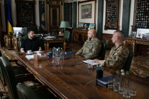 ゼレンシキー宇大統領、軍幹部等と前線の状況や部隊のニーズについて協議