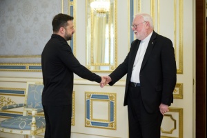 Zelensky se reúne con el enviado especial del Papa León XIV