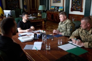 Volodymyr Zelensky réunit ses commandants face à la menace d'une offensive russe depuis le nord