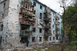 ウクライナ南部ザポリッジャでロシアの空爆により多数の破壊、負傷者２５名