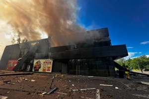 ウクライナ北部チェルニヒウ、ロシア軍の攻撃で死者２名、負傷者２５名