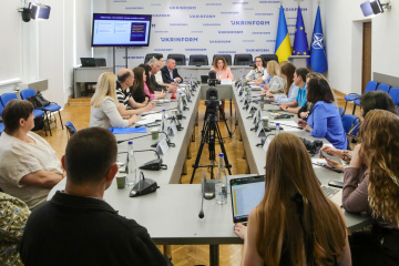 Презентація результатів дослідження умов та оплати праці освітян України