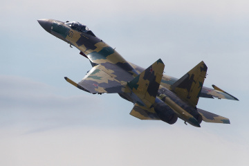 Les Forces aériennes de l`Ukraine ont détruit un autre avion russe : un chasseur polyvalent Su-35