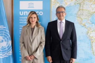 Olena Zelenska s'entretient à Paris avec le directeur général de l'UNESCO