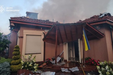 Russen griffen heute Morgen Haus in Region Kyjiw an, fünf Menschen verletzt