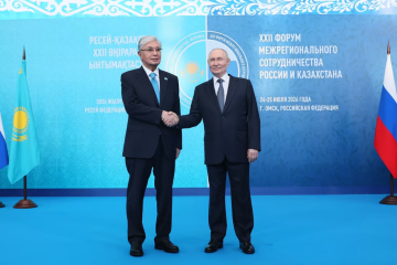 Kasachischer Präsident fordert Putin zu einem Stopp der Kämpfe in der Ukraine auf 
