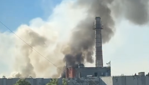 L’Ukraine frappe une raffinerie de pétrole à Oufa et une entreprise de « Roscosmos » dans la région de Penza