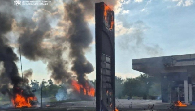 Tropas rusas atacan el distrito de Kryvyi Rig, dejando un muerto, cinco heridos y daños en una gasolinera