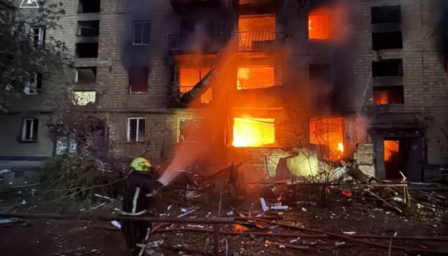 Під час масованої атаки по Києву вщент згоріло житло фізика й популяризатора науки Висоцького