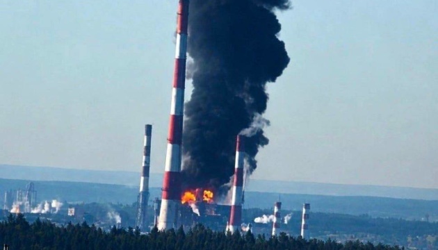 У Росії зупинив роботу стратегічний НПЗ - Reuters
