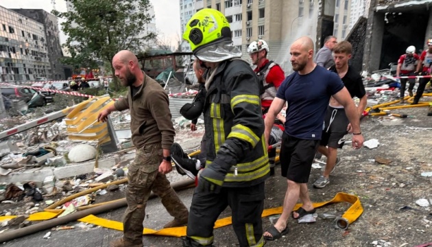 У Києві серед постраждалих внаслідок масованої атаки двоє дітей, у місті пожежі та руйнування - Кличко