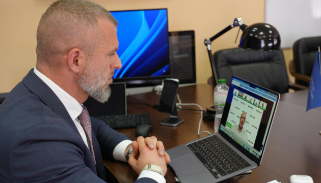 Спортивний світ не може аплодувати прапору, який є символом війни - Бідний