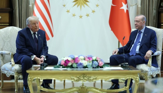 Трамп пообіцяв Ердогану зняти з Туреччини санкції CAATSA