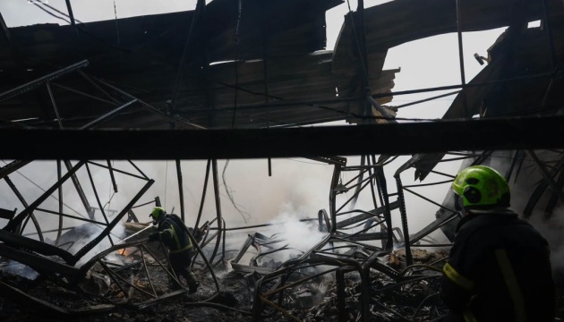 У Києві вночі під час ракетної атаки РФ загинула жінка, двоє людей постраждали