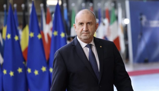 Radev: Bulgaria está dispuesta a reparar las armas ucranianas