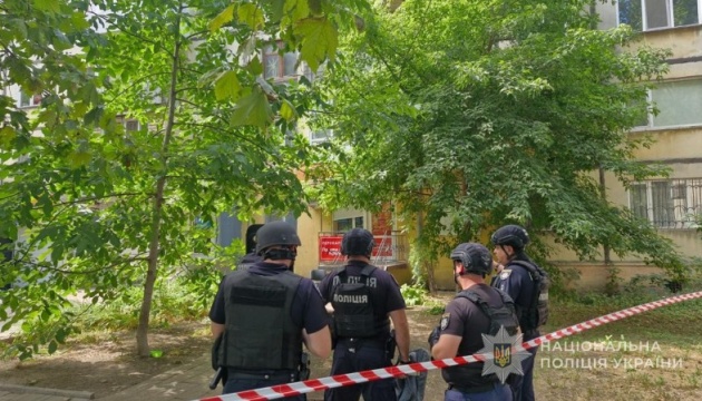 В Одесі чоловік узяв у заручники людей у салоні краси, його затримали