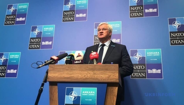 La guerre en Ukraine mène Poutine vers un effondrement, prévient le ministre ukrainien des Affaires étrangères