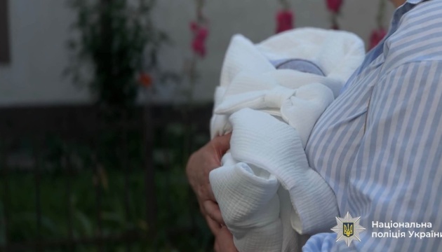 У Франківську затримали жінку, яка намагалася продати своє немовля за $20 тисяч