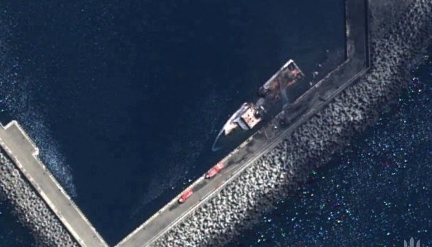 Satellitenbilder zeigen zerstörtes russisches Patrouillenschiff 