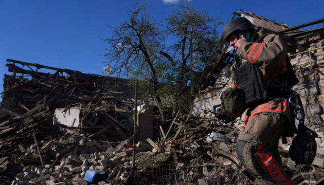 Russian forces strike Zaporizhzhia with guided aerial bombs, injuring civilians