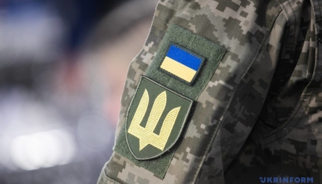 Russians shoot captured Ukrainian defender in Donetsk region