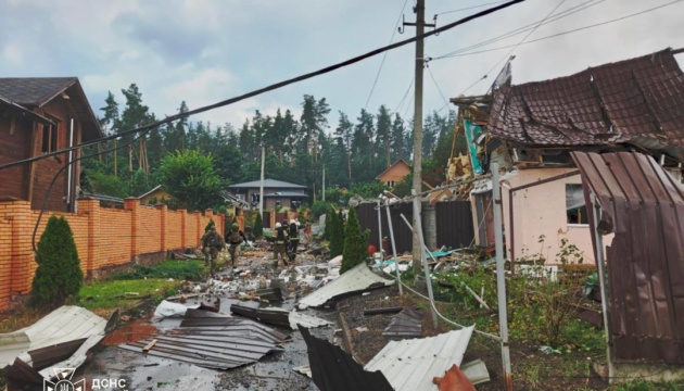Ракетний удар по Київщині | У Петербурзі палають склади | Удар Фламінго по авіазаводу | Погода на вихідні