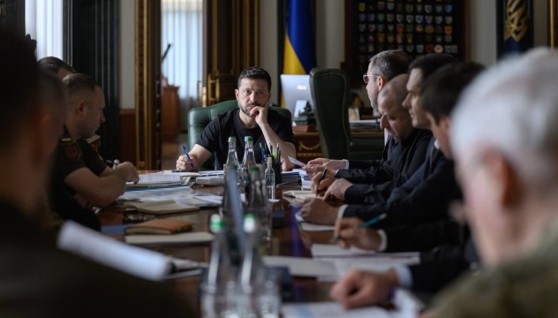 Tổng thống Zelensky họp bàn với nội các cải tổ về các thách thức an ninh và kinh tế Ukraine (Anh: Zelensky holds meeting with updated Cabinet)