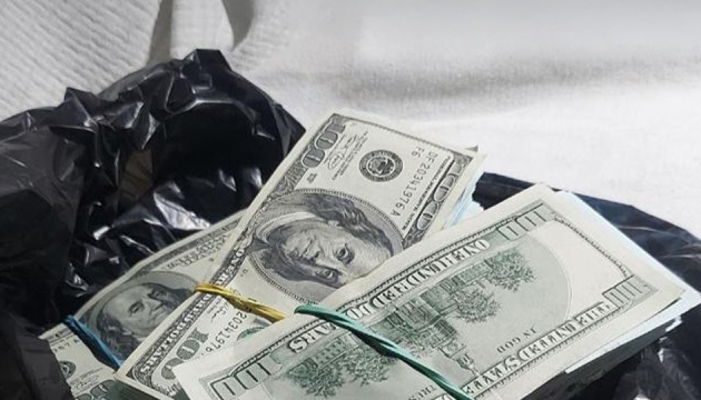 Посадовця ЗСУ підозрюють в отриманні $2 мільйонів за право будувати житло для військових