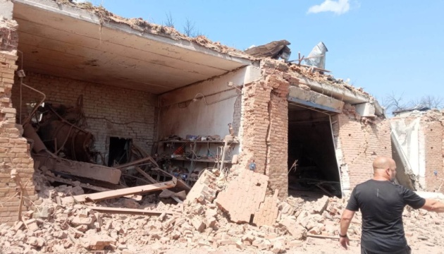 Russians drop FAB-500 on Sloviansk, one man wounded