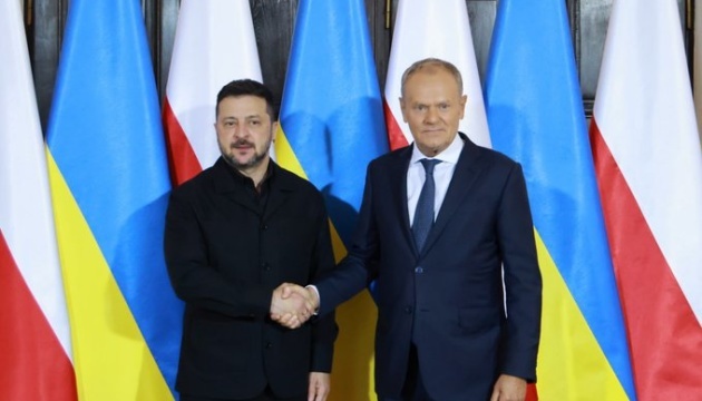 Zelensky et Tusk évoquent les questions historiques, la coopération militaire et la sécurité des Ukrainiens en Pologne
