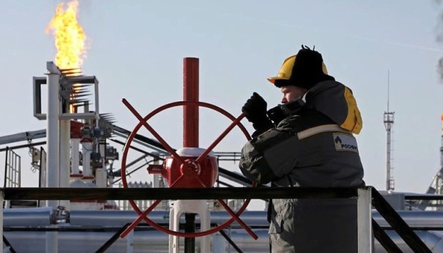 Доходи Росії від експорту нафти й нафтопродуктів значно впали з 2022 року