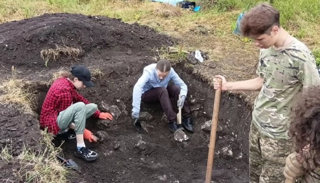Археологи виявили біля Галича залишки дерев’яної споруди і угорську срібну монету ХІІІ століття