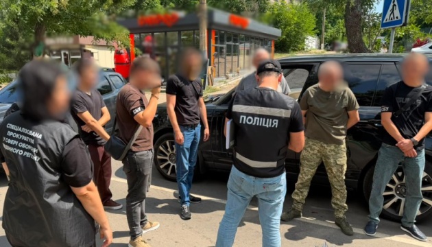 В Одесі посадовця ТЦК підозрюють у вимаганні 500 літрів пального за зняття з розшуку