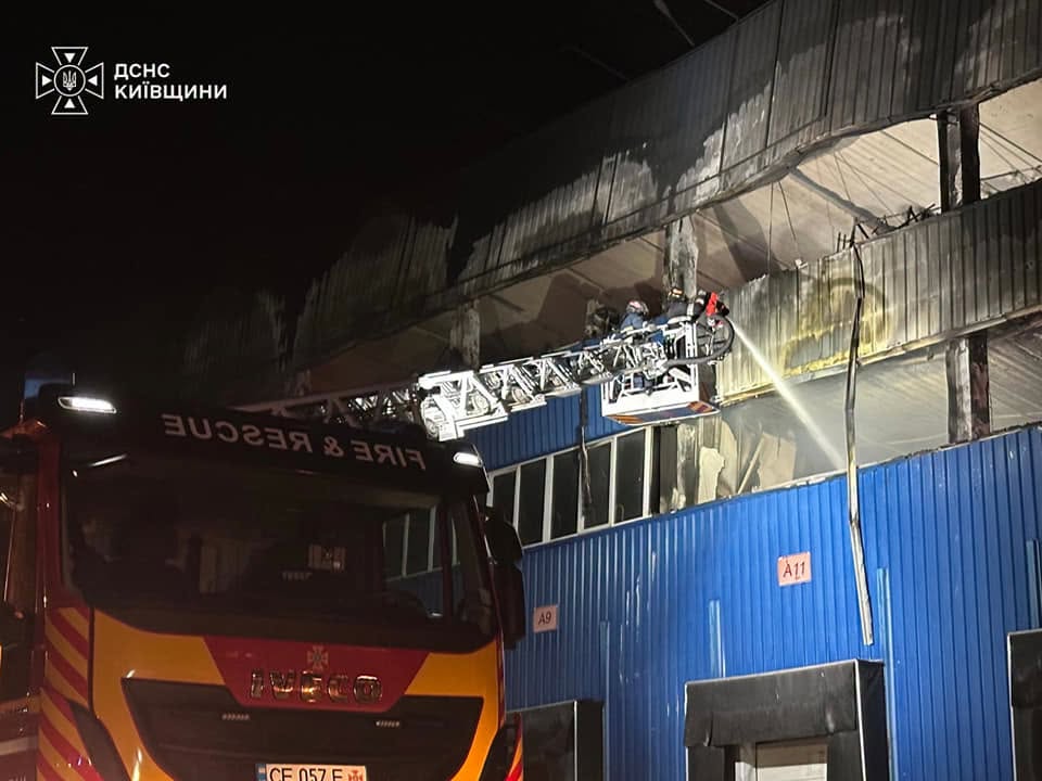Під Києвом знищений найбільший розподільчий комплекс Rozetka